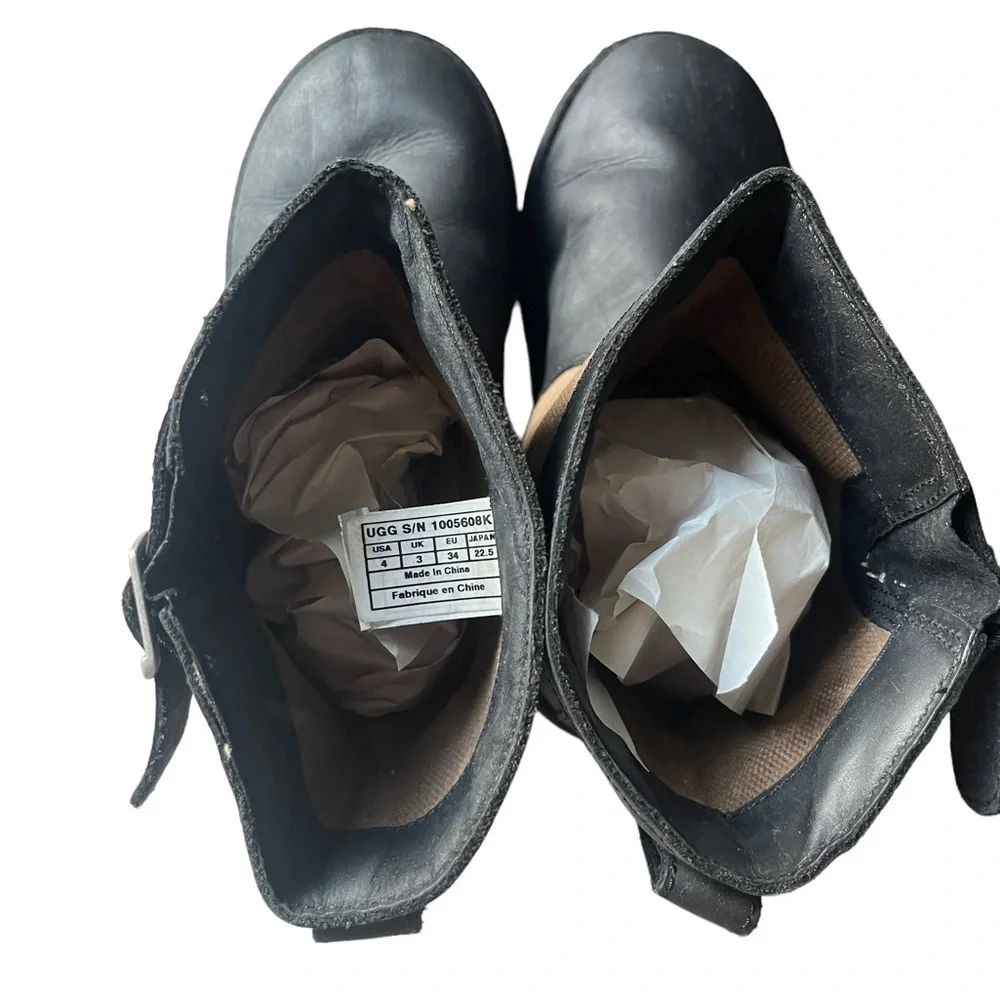 UGG kids lockie